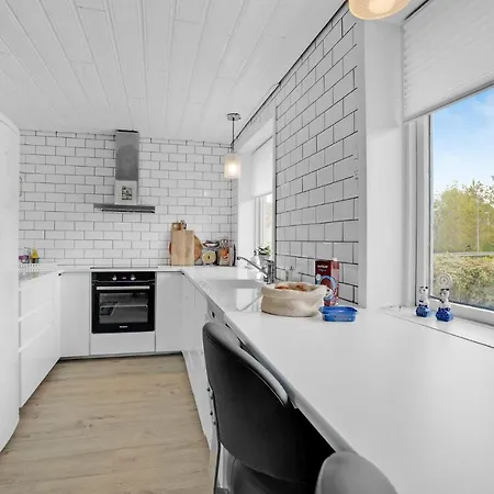 Holiday home 4 Bedroom Lovely In Frederikshavn