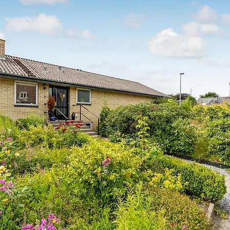 4 Bedroom Lovely In Frederikshavn
