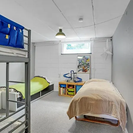 4 Bedroom Lovely In Vakantiehuis